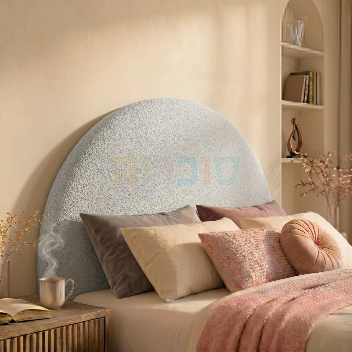 ראש מיטה מרופד דגם מילה, עיצוב עגול רך ונקי בייצור ישראלי